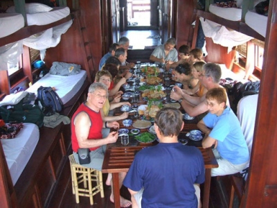 du-thuyen-mien-tay-boat-dining-(1)